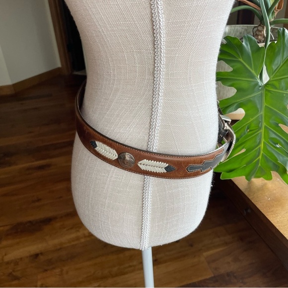 Vintage Buffalo & Indian Head Coin Concho Western Gray & Brown Leather Belt 34" - Picture 4 of 14